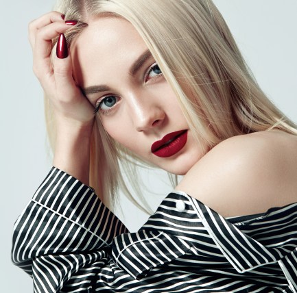 shutterstock_1090661207 Centre